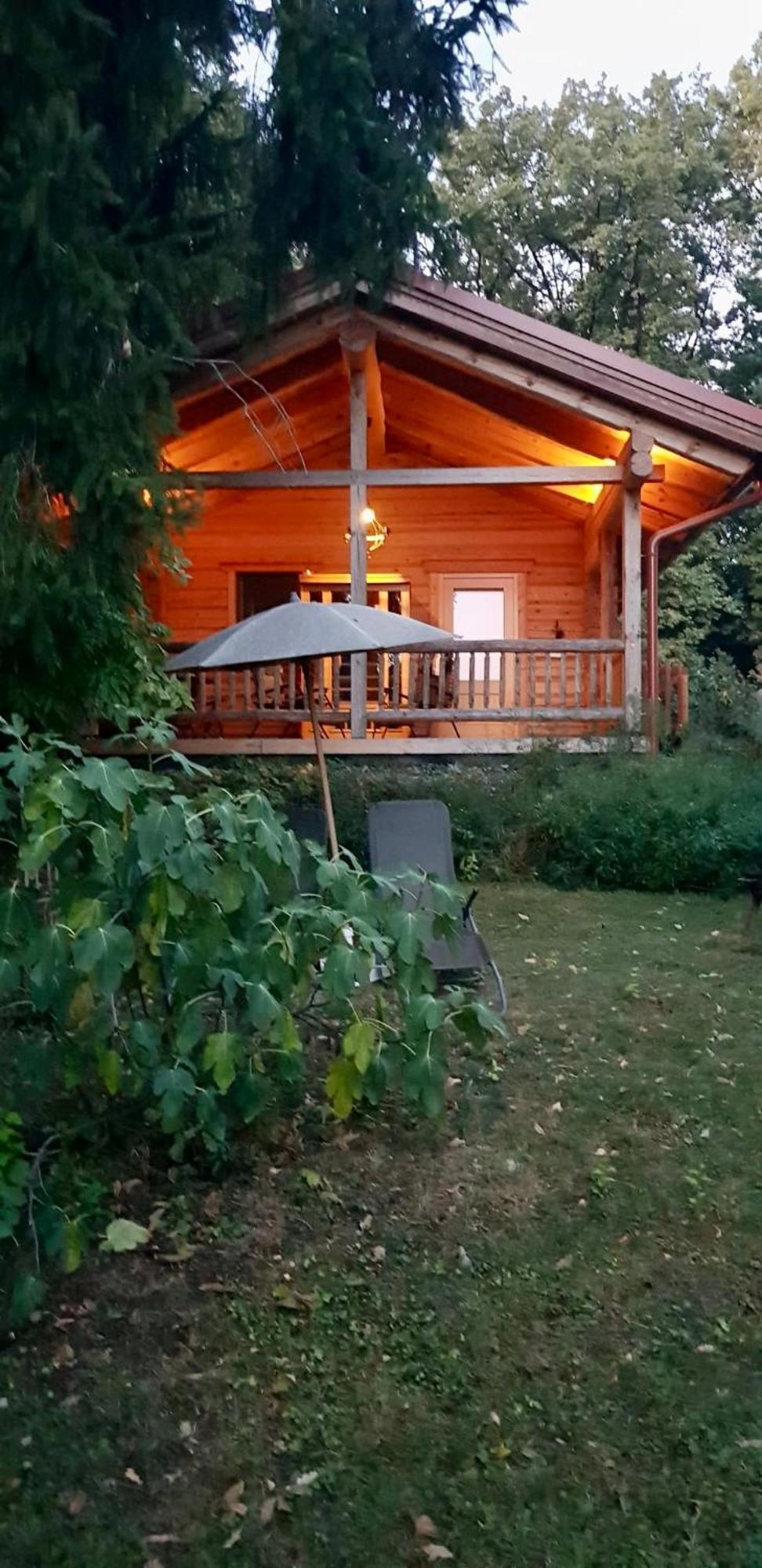 Blockhaus Chalet Mit Beheizbarem Badefass Und Infrarotsauna Auf Der Terrasse Oberschützen 외부 사진